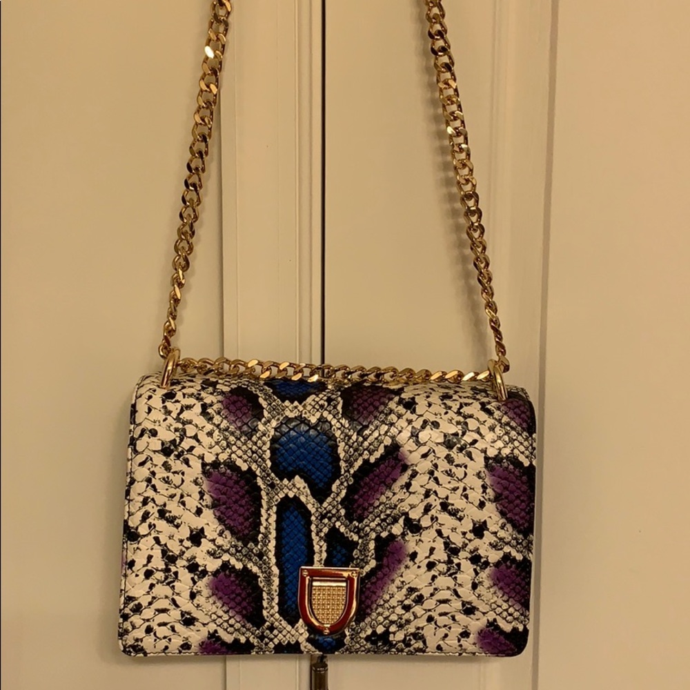 Multicolor crossbody